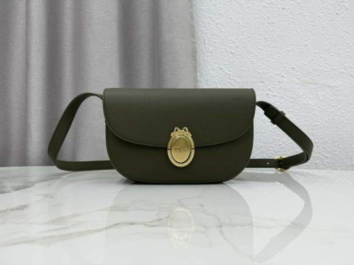 Picture of Dior Handbags _SKUfw239637362fw